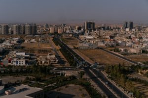 منظر أربيل من فندق ديفان، وهو مكان مفضل لدى المغتربين والنخبة الكردية